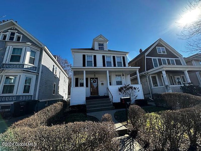 3rd image of 844 7th Avenue