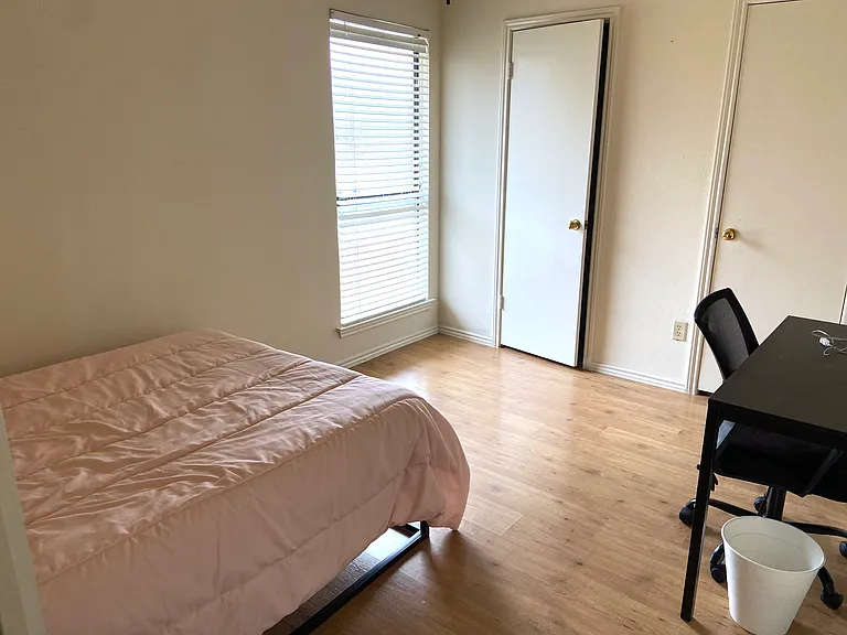 1608 San Francisco St — Photo 6