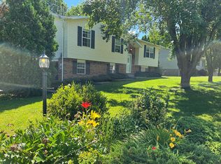 17 Millstone Ln, North Parkersburg, WV 26104