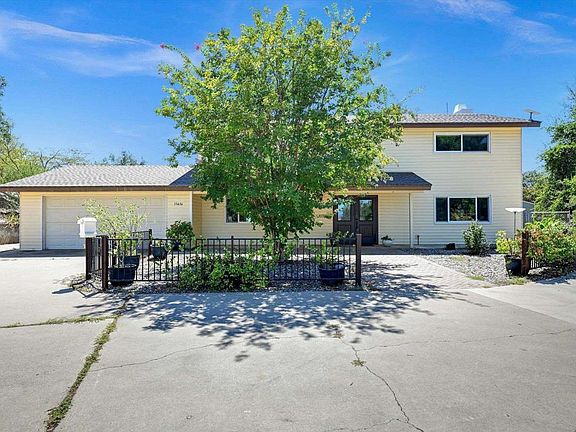 2nd image of 15436 Las Manzanitas Rd