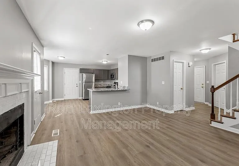 4589 Fieldmoor Dr — Photo 11