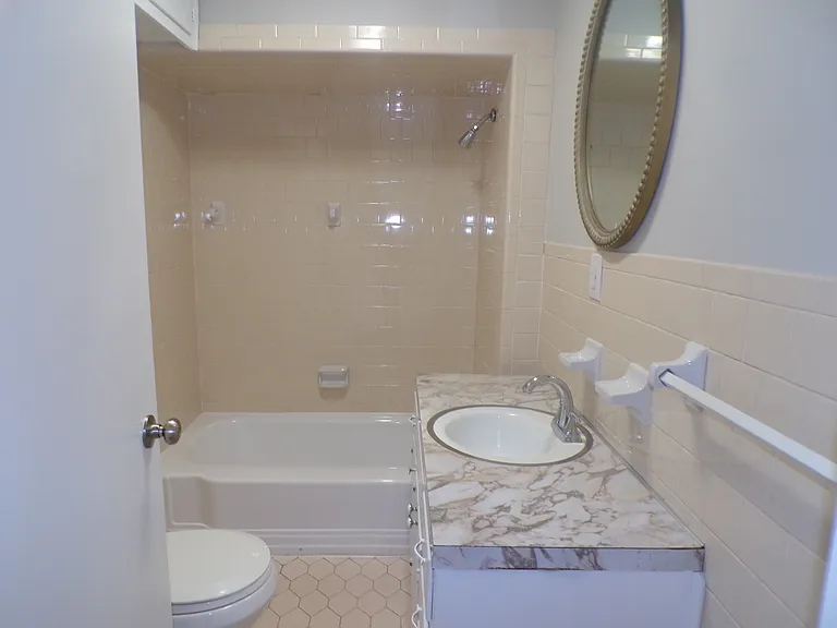 116 Avalon Ave — Photo 3