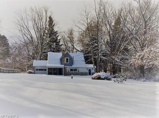 902 Proehl Dr, Barberton, OH 44203