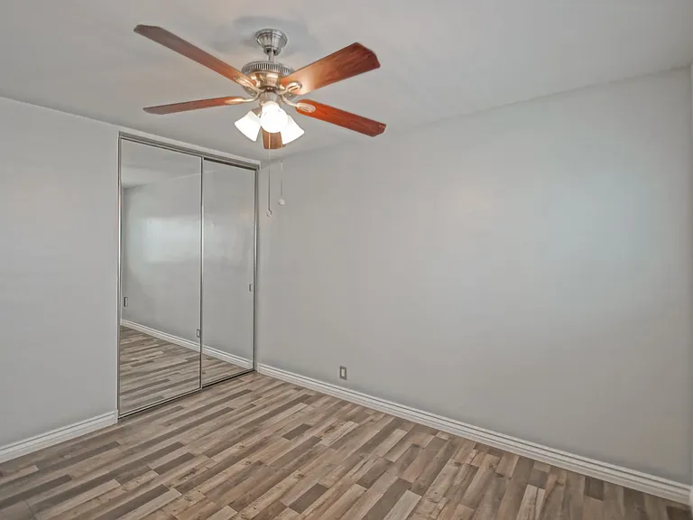 330 Bungalow Dr — Photo 9