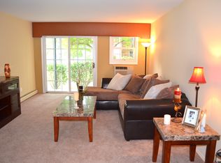 20 Fox Hollow Rd, Woodbury, NY 11797