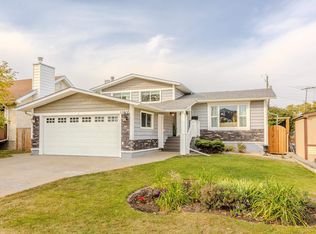 10114 102nd Ave, Morinville, AB T8R1A7