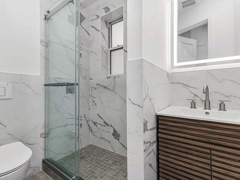 246 E 53rd St #4C — Photo 5