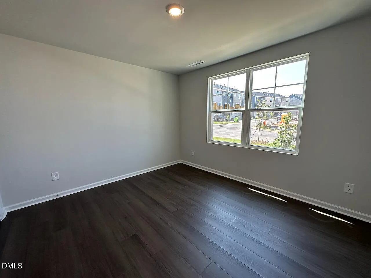 3 bed, 3.5 bath, 1784 sqft, $2,095 — Photo 4