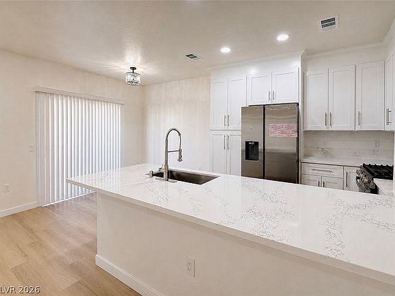 2nd image of 5415 W Harmon Ave Unit 1017