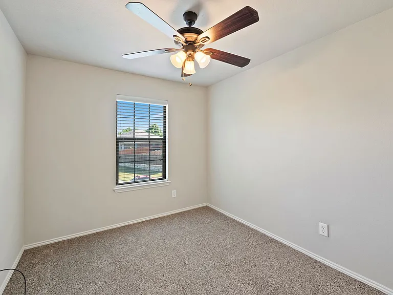 339 Orbit Dr — Photo 16