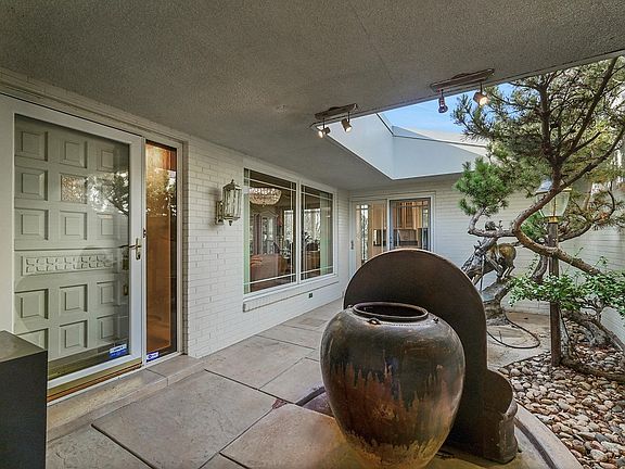 3rd image of 2123 Clubhouse Dr