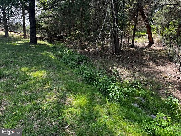 5th image of 140 Huttle Rd