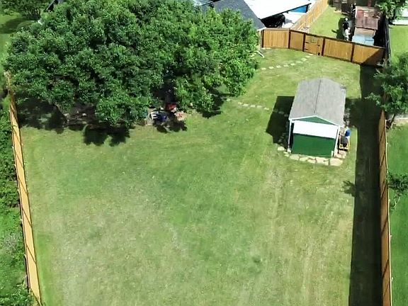 3rd image of 1911 Avignon Ct