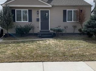 616 E Harwood Ave, Madison Heights, MI 48071