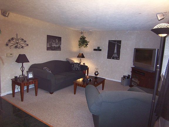 4th image of 144 Jonquil Dr