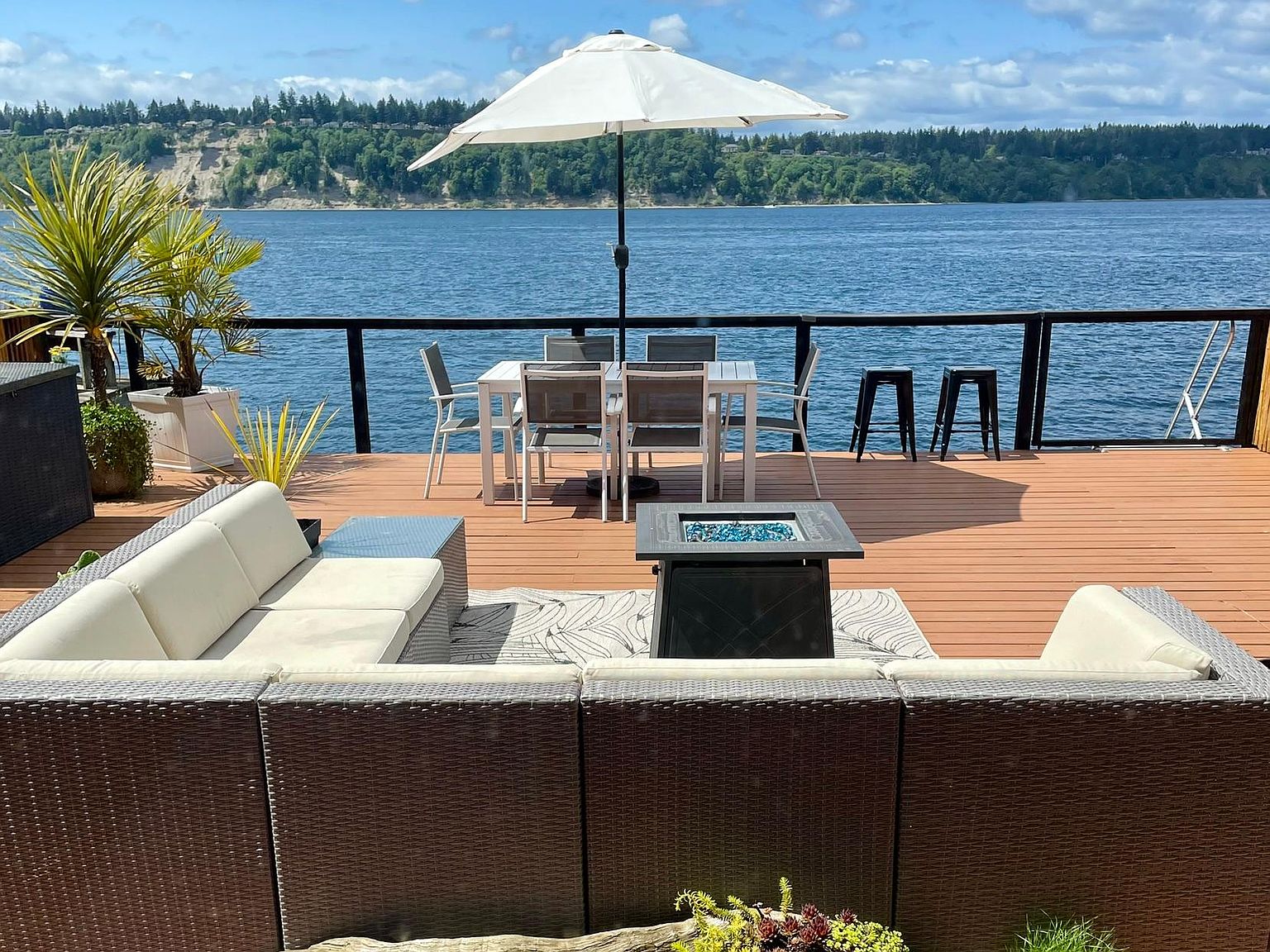 17 N Salmon Bch, WA 98407 Zillow