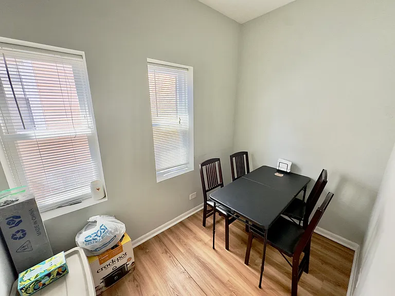 1431 W Flournoy St #2F — Photo 9