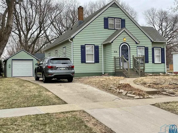 614 3rd Ave SE, Le Mars, IA 51031