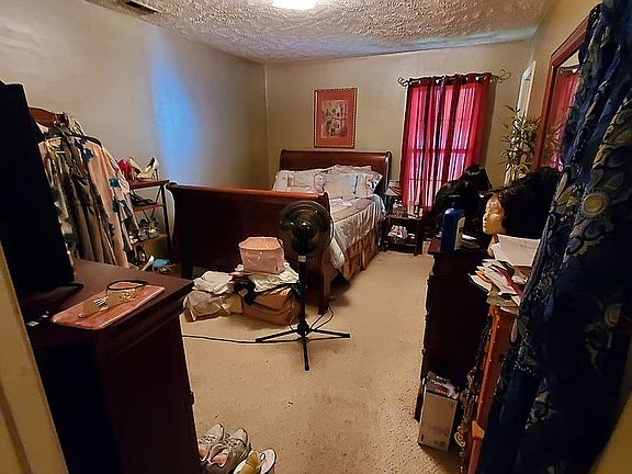5th image of 107 Yaupon Ct