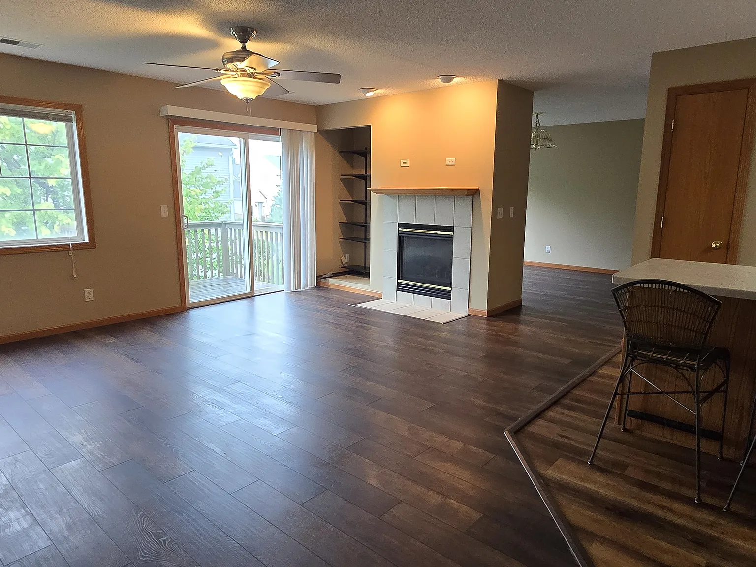 3 bed, 1590 sqft, $2,185 — Photo 4