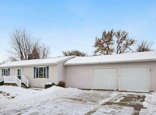 815 13th Ave SW, Aberdeen City, SD 57401