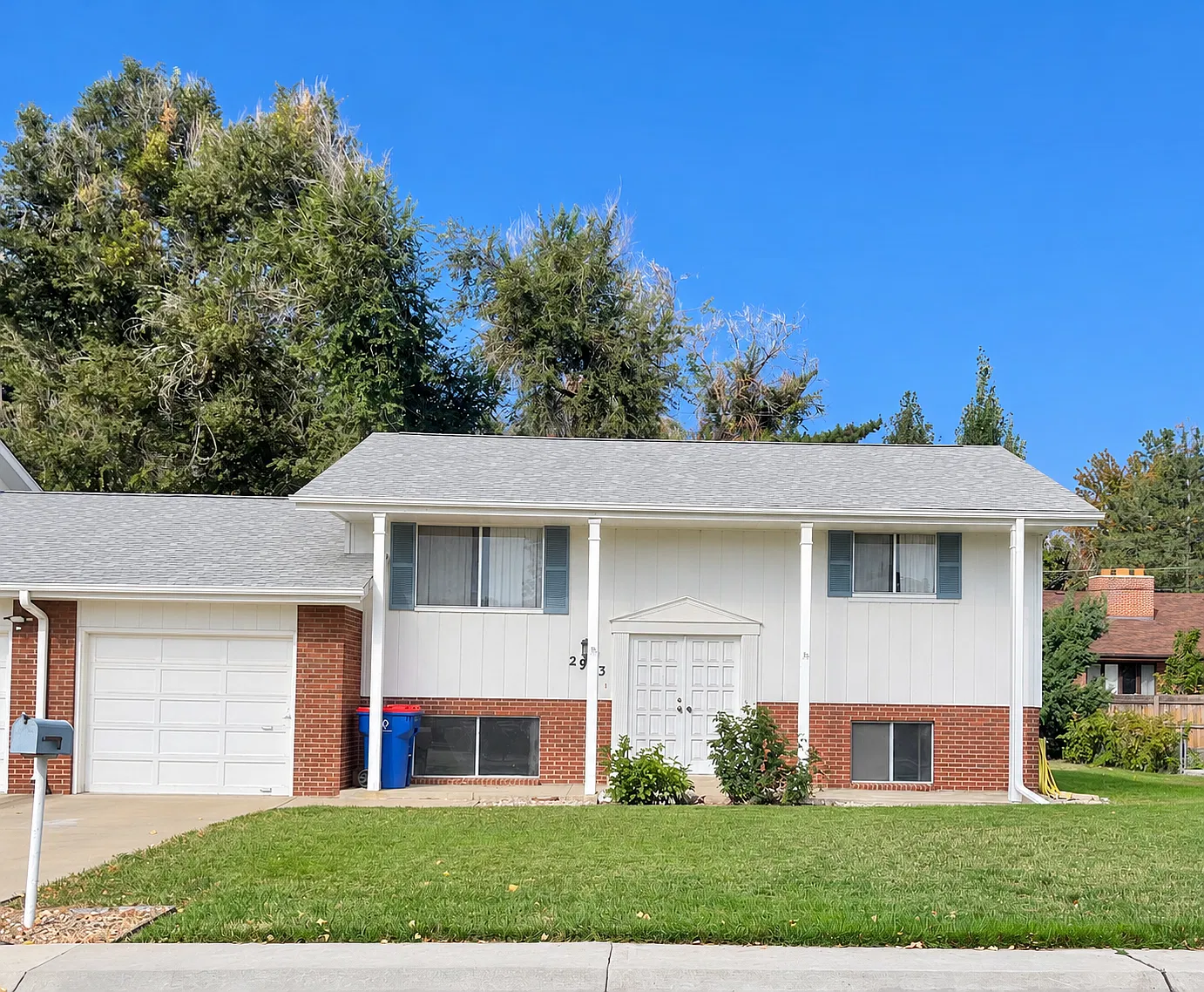 2 bed, 960 sqft, $1,999 — Photo 1