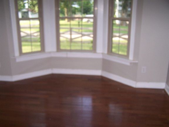 4th image of 679 Collett Rd