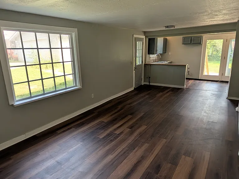 901 S Creve Coeur Ave #2 — Photo 3