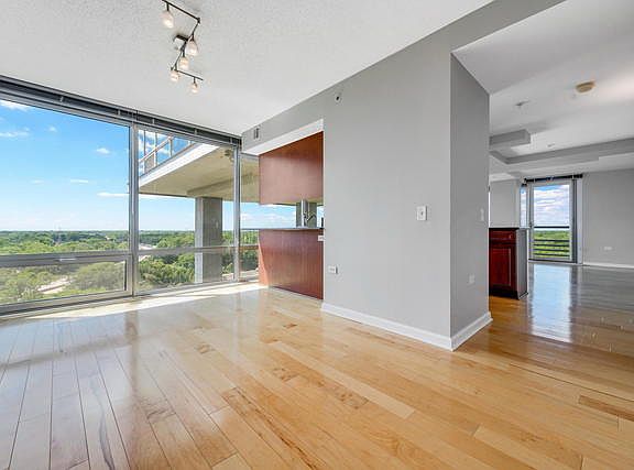 4th image of 9655 Woods Dr Unit 1210