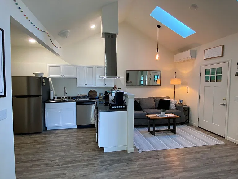University Park Apartments near Cornell University — Photo 363