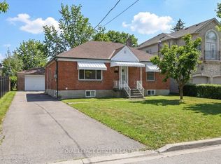 20 Dunsmore Gdns, Toronto, ON M3H3M2
