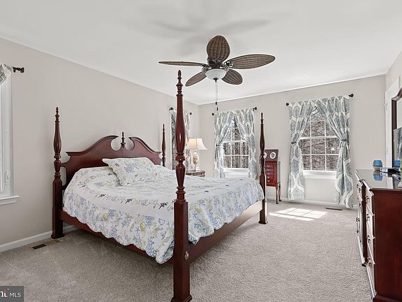 4th image of 751 White Oaks Ave
