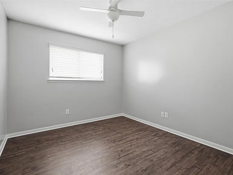 2605 Los Alamos Cir — Photo 22