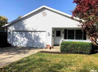 305 E Locust St, Chatham, IL 62629