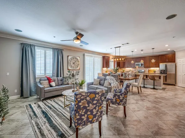 15211 Holiday Dr, Fontana, CA 92336