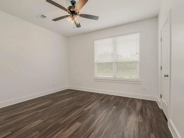 508 Gilchrist Ave — Photo 17