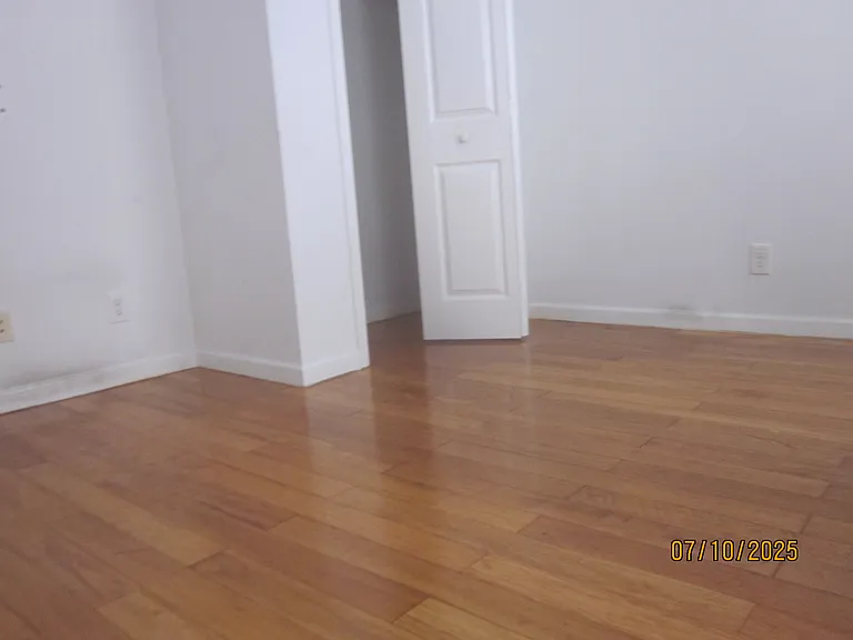 140 Richardson St #2-R — Photo 5