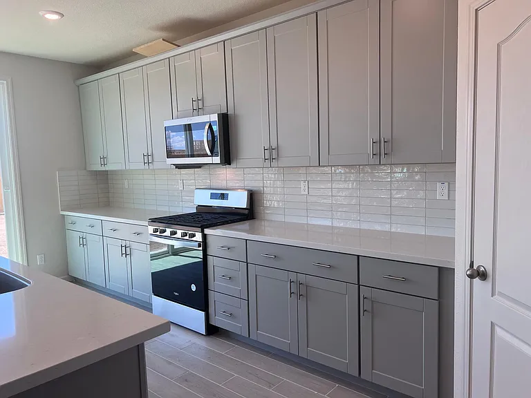 3064 Tower St — Photo 5