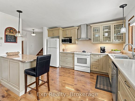 5th image of 36 Kensington Cres