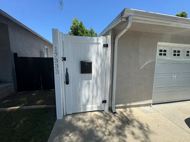 17333 Emelita St — Photo 8