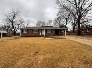 2400 Parkwood Dr, Cottondale, AL 35453