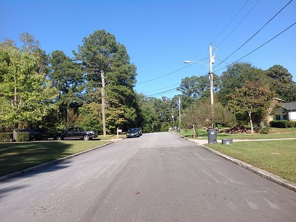 5th image of 3188 Larkspur Cir