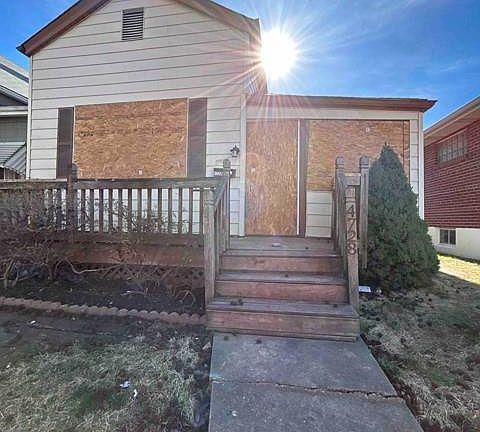3rd image of 4728 Varrelmann Ave
