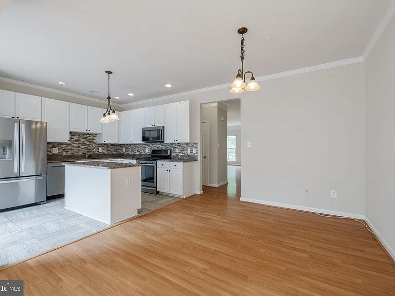 5319 Waldo Dr — Photo 19