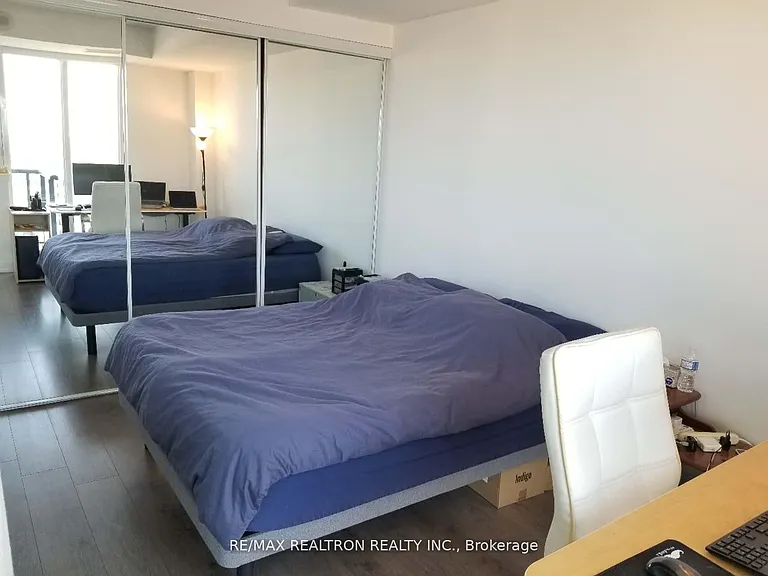 297 College St #1707 — Photo 8