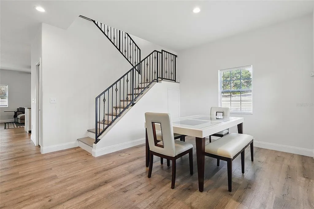4 bed, 3.0 bath, 2600 sqft, $4,650 — Photo 3