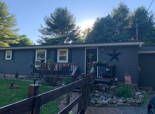 561 Raymondskill Rd, Milford, PA 18337