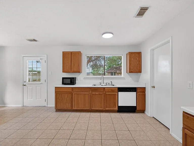 1208 Cambay Dr — Photo 13