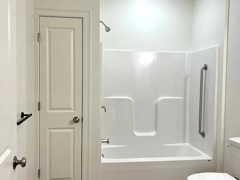 386 Saint John St #7 — Photo 11