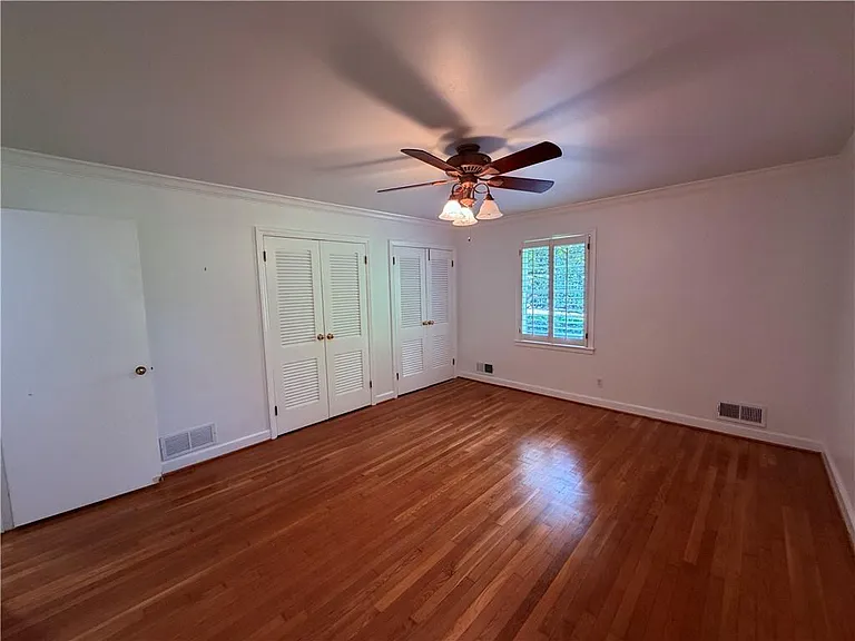 6651 Castleton Dr — Photo 24
